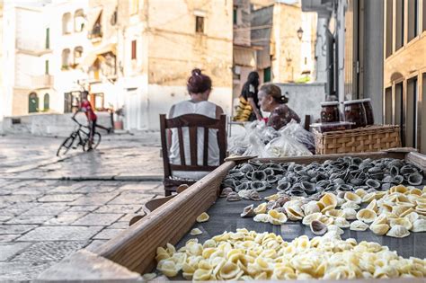 The street of the orecchiette 